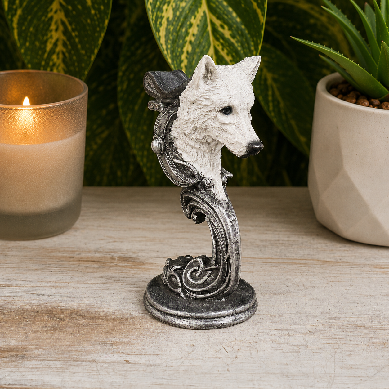 Wolf Sphere Stand